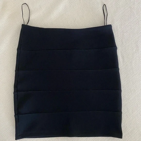 Black stretch mini skirt - Picture 2 of 5